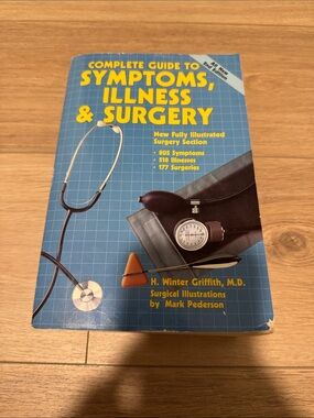 Complete Guide to Symptoms, Illness & Surgery - Blue Medical Book